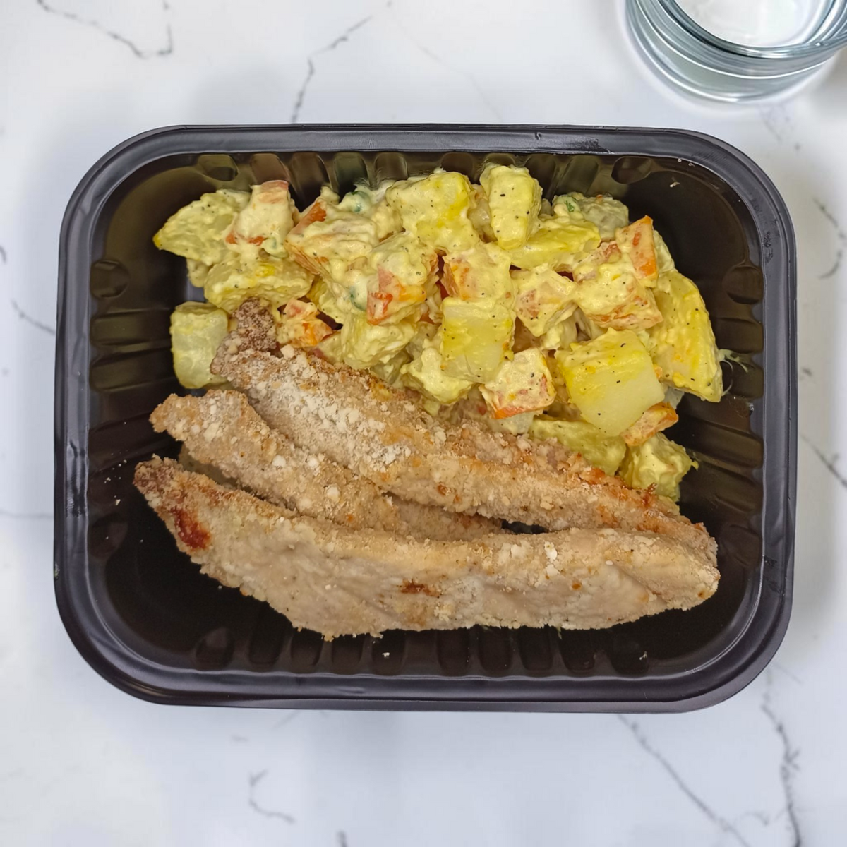 Tiras de Pechuga de Pollo y Ensalada de papa