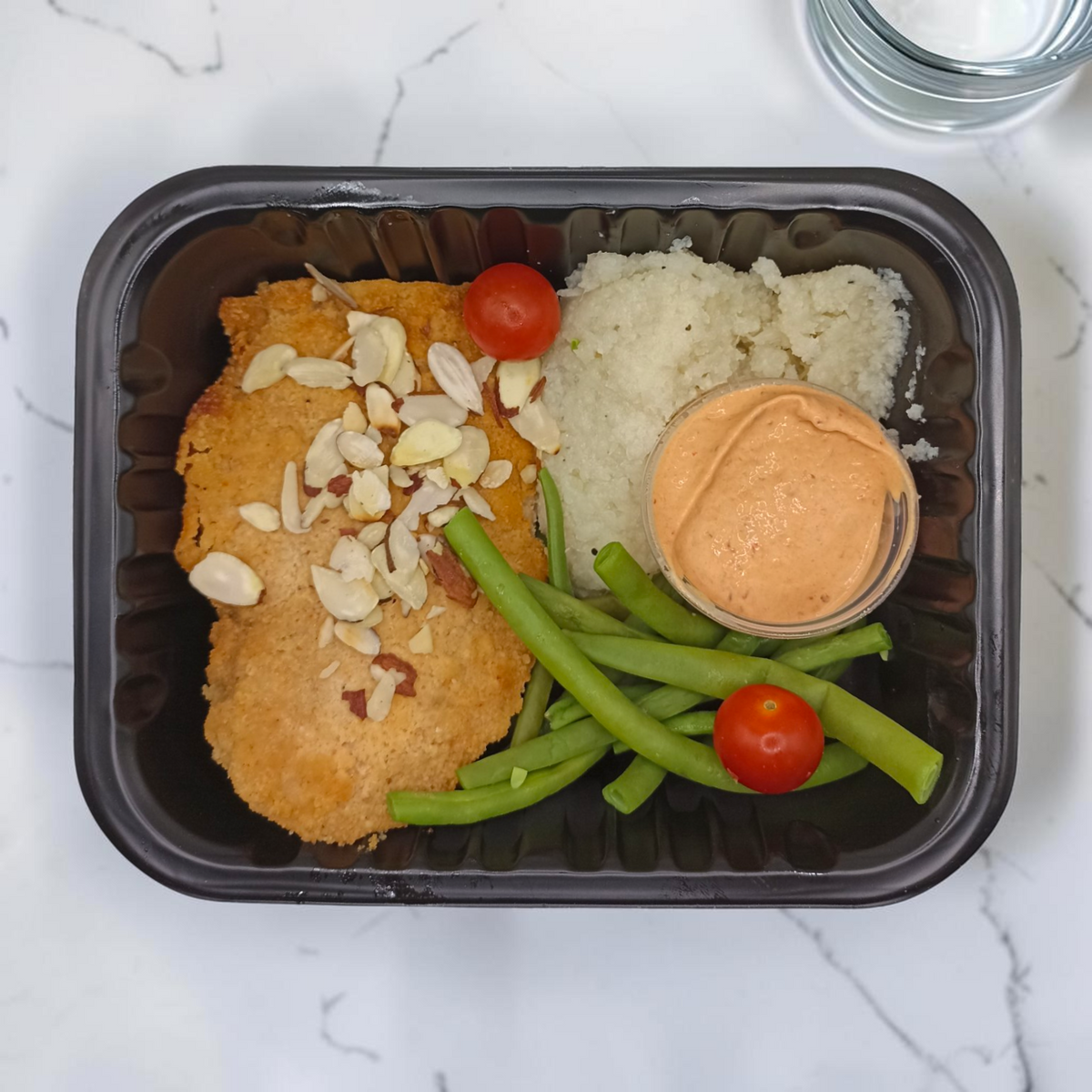 Pollo Empanizado en Almendra y Parmesano