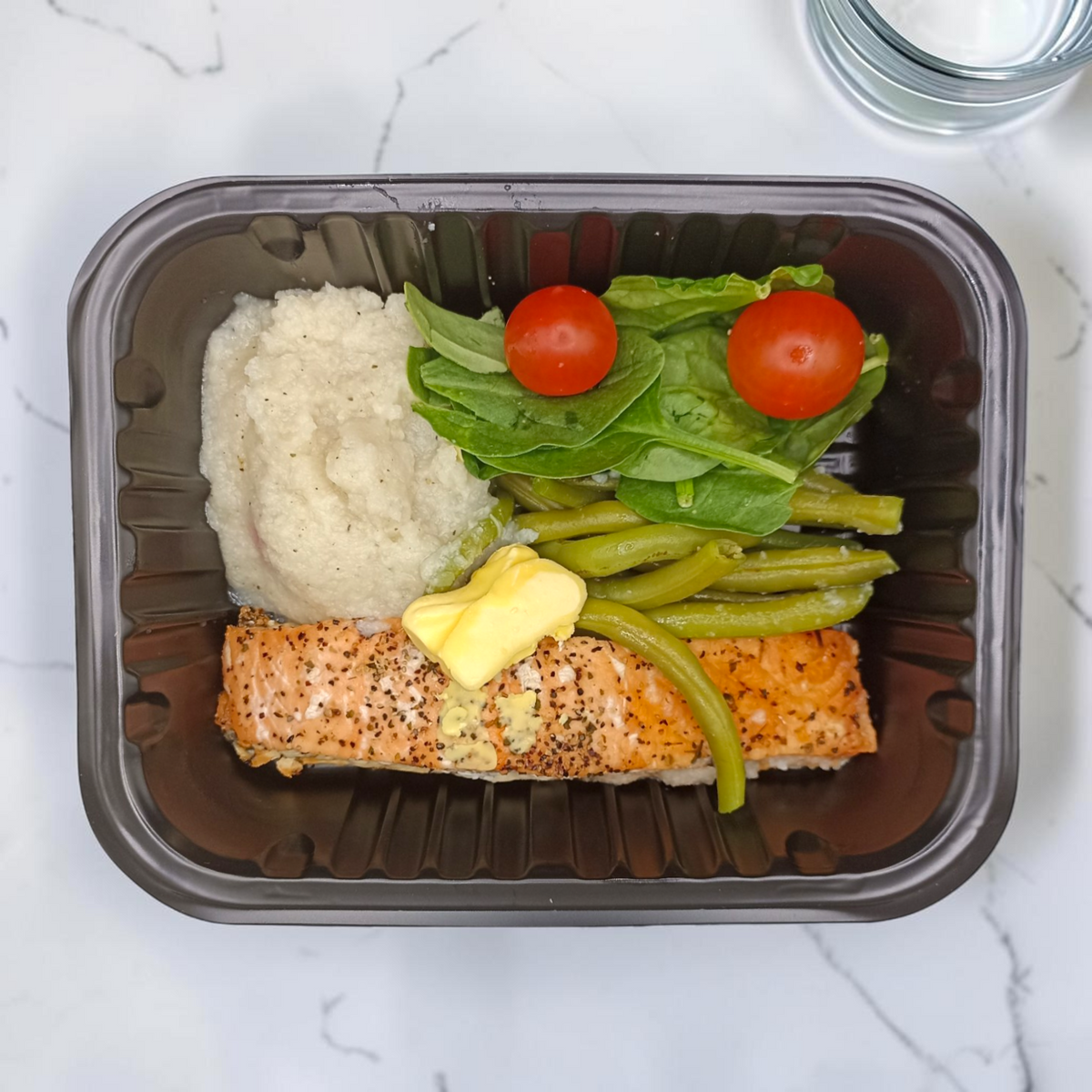 Filete de Salmón a la Mantequilla con Limón