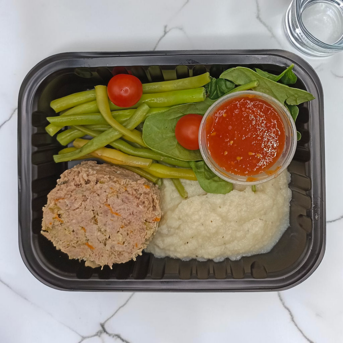 Pastel de carne relleno de verduras