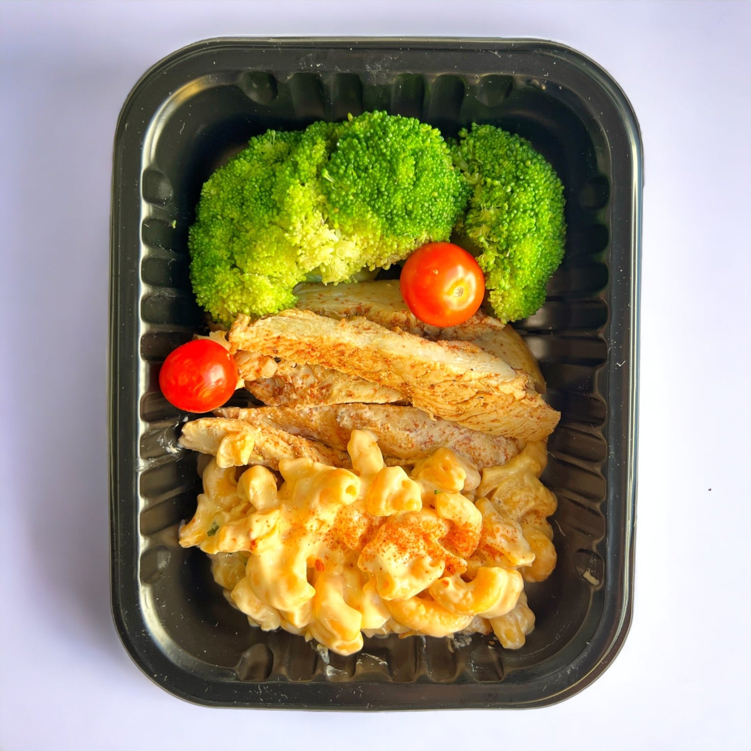 Pollo cajun y mac & cheese