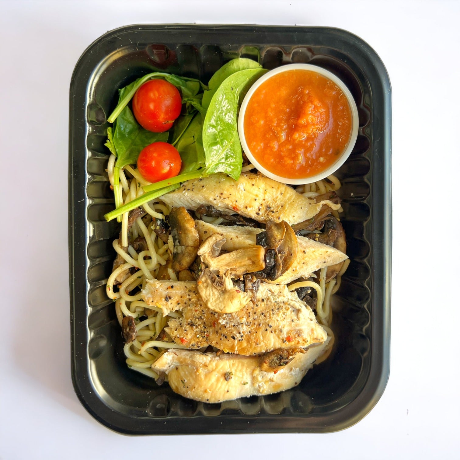 Espagueti con champiñones y pollo