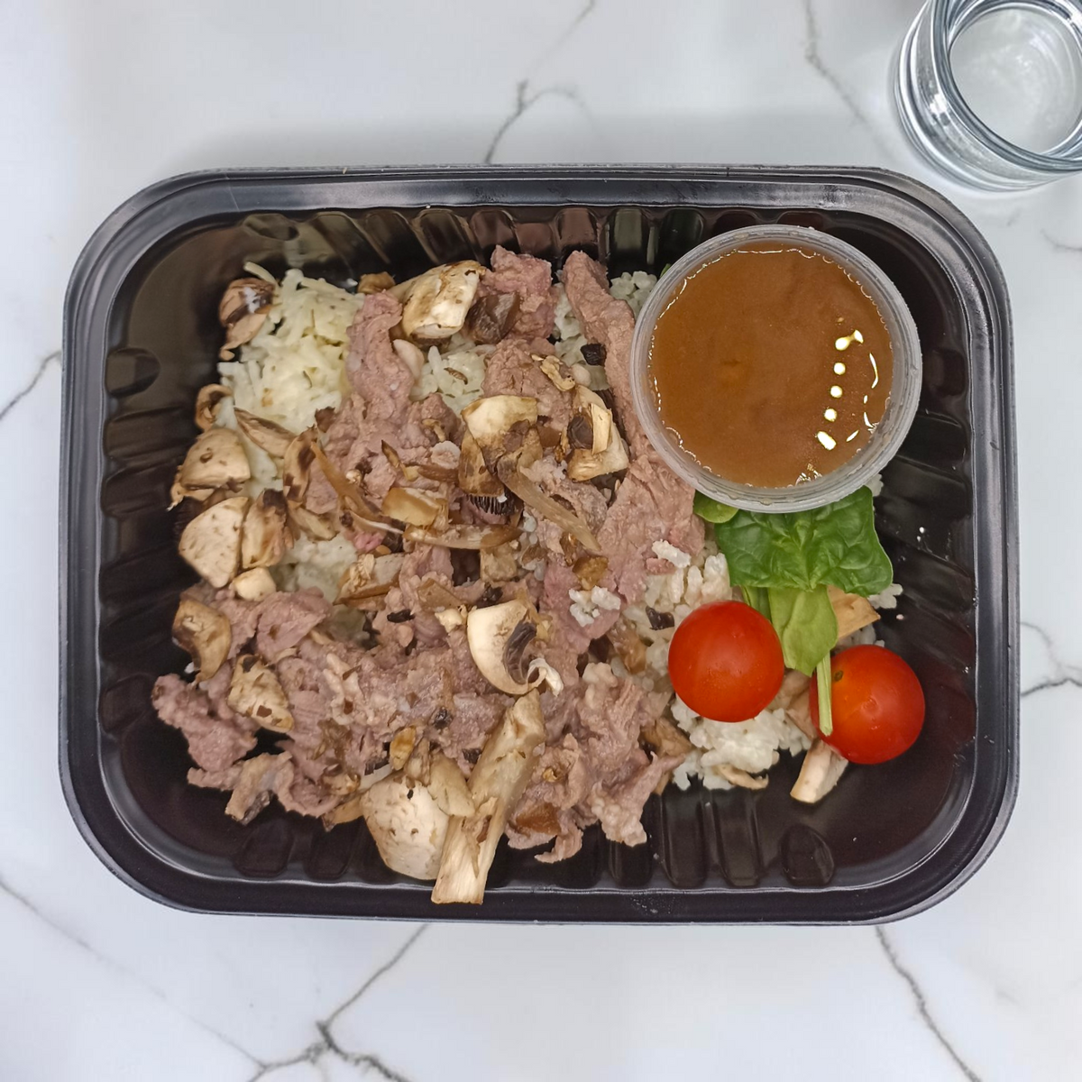 Risotto con fajitas de res y champiñón