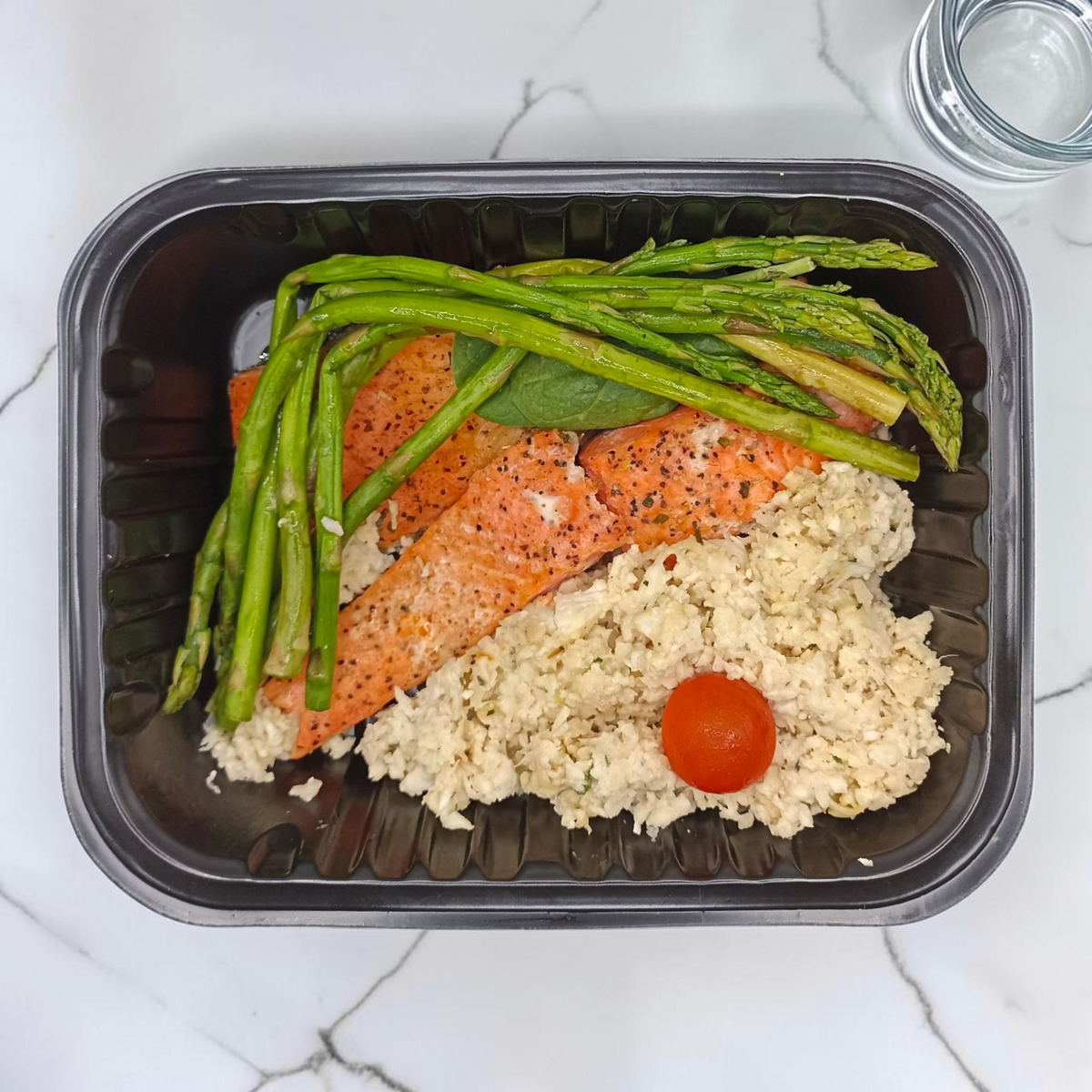 Salmón a la Plancha con Risotto de Coliflor