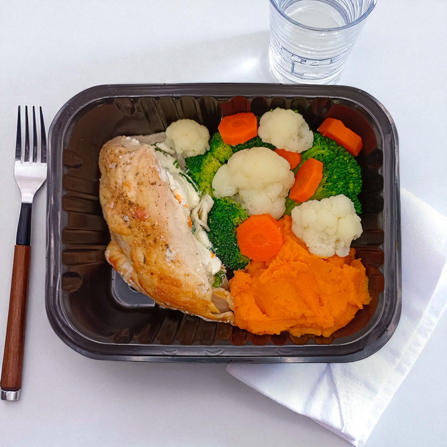 Suprema de Pollo Rellena y Puré