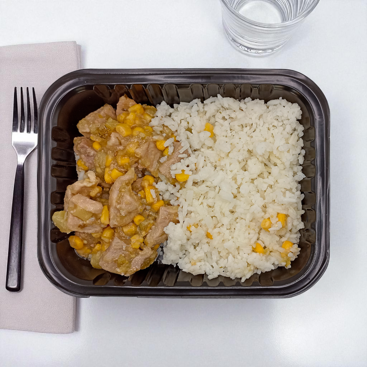Cerdo en Salsa Verde y Elote
